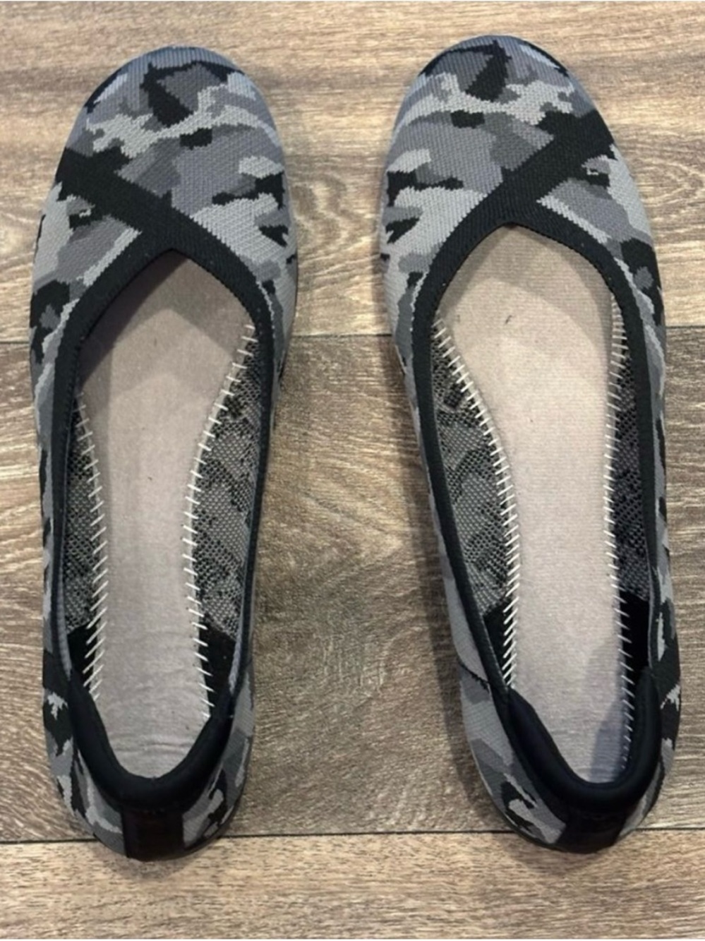 SALE 3/$20 Clarks Women’s Gray Camo Knit Ballet Flats